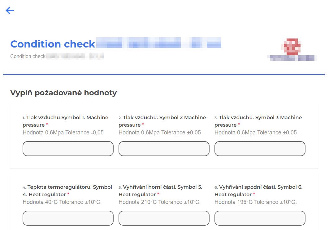 Ukázka z jednoho modulu MES SoftLi, konkrétně modulu Forms, kde je na jedné obrazovce přehledně vidět, jakých požadovaných hodnot má daný stroj dosahovat, a proto zaměstnanec bude ihned vědět, jak se strojem pracovat. Jsou tam uvedeny požadované hodnoty, jako tlak vzduchu, teplota termoregulátory, vyhřívání horní části a vyhřívání dolní části.